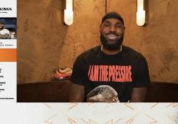 kaiyun-詹姆斯自曝曾认真考虑加盟NFL！停摆期收到海鹰队球衣并接受橄榄球训练