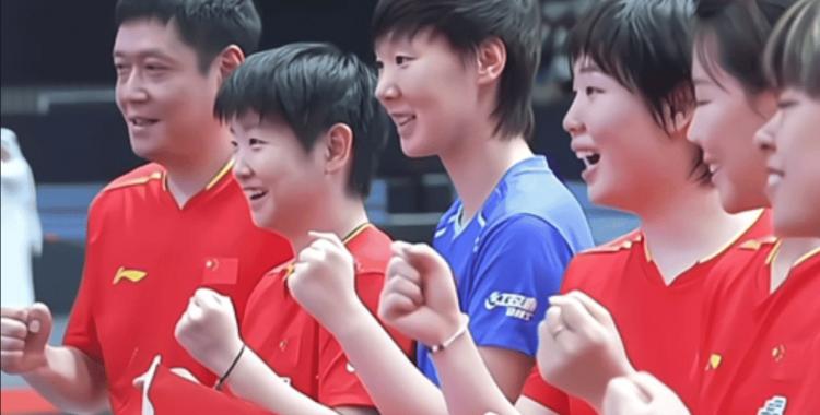 开云新闻-感动!邱(qiū)贻可印(yìn)度比赛给孙颖莎(shā)煮泡麪(miàn),莎(shā)莎(shā)吃得津津有(yǒu)味(wèi)邱(qiū)導(dǎo)喝碗清汤