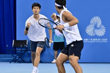 开云平台-全运会网球男双决赛:唐盛 / 孙浅 2-1 力克布云朝克特 / 郑展，逆转夺金