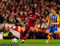 开云平台-琼斯成功传球122次，创造03-04赛季以来利(lì)物浦歐(ōu)冠單(dān)场紀(jì)錄(lù)！