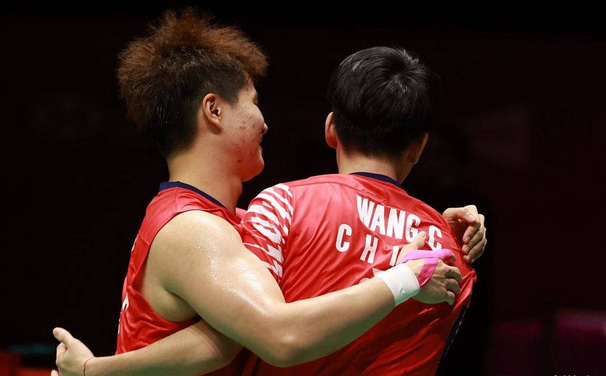 开云平台-中国羽毛球队终于夺得中国香港羽毛球公开赛男双冠军！