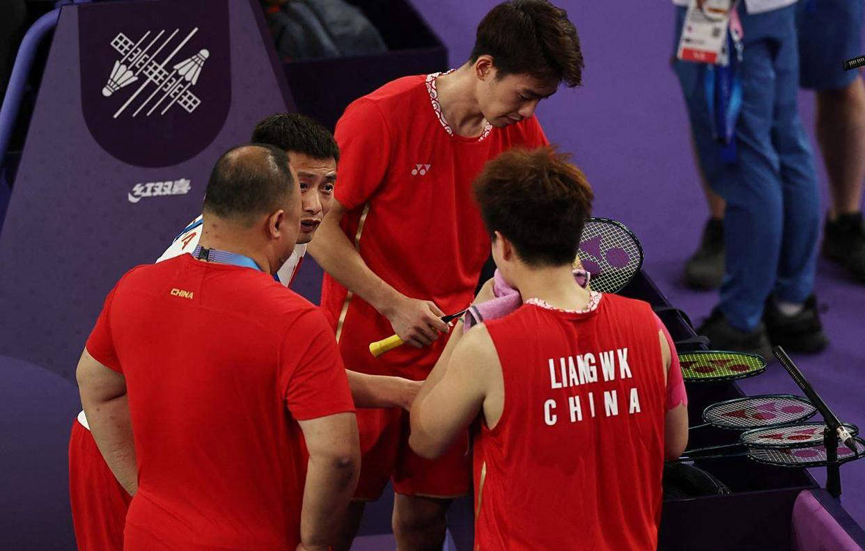 开云平台-中国羽毛球队终于夺得中国香港羽毛球公开赛男双冠军！
