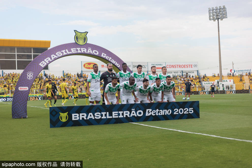 开云网址-湘(xiāng)超联赛风波：裁判(pàn)判(pàn)罸(fá)引发爭(zhēng)议，呼吁收紧判(pàn)罸(fá)尺度