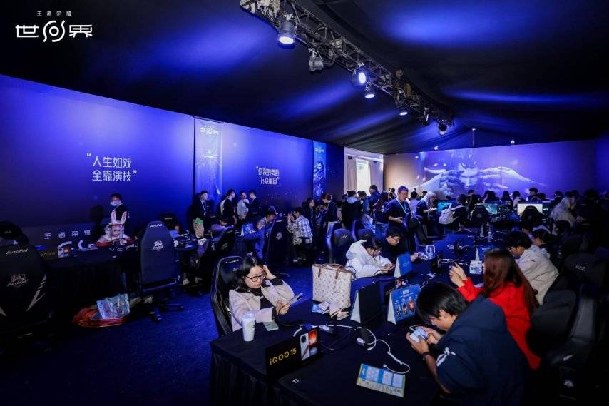 开云-王者(zhě)荣耀(yào)十周年重(zhòng)磅官(guān)宣，《王者(zhě)荣耀(yào)世(shì)界》2026年春(chūn)天与玩家见面