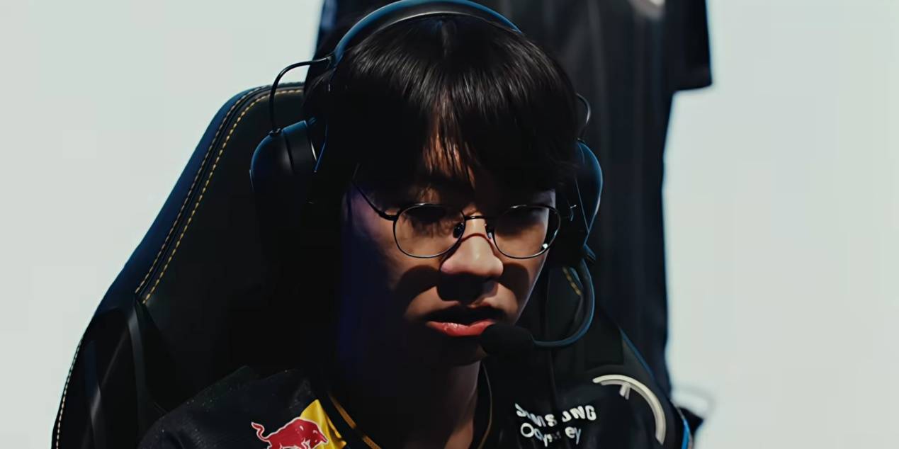 开云网址-LPL遭遇巨大(dà)打击！AL八强首战告负，Faker岩雀封神，Hope葬送比赛