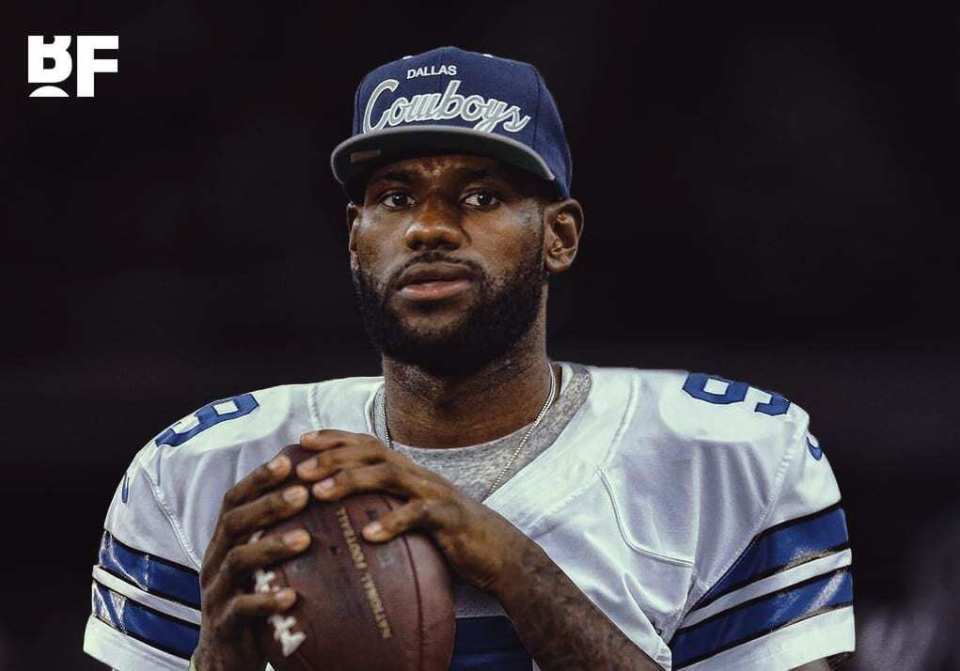 kaiyun-詹姆斯自曝曾认真考虑加盟NFL！停摆期收到海鹰队球衣并接受橄榄球训练